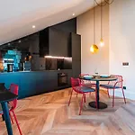Flh Viola Market Flats With Terrace Διαμέρισμα Φουνκάλ